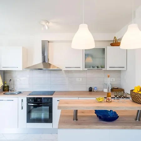 Cvjetkovi - Two Bedroom With Terrace And Sea View Apartment