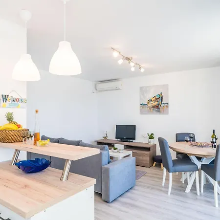 Apartment Cvjetkovi - Two Bedroom With Terrace And Sea View *