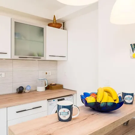 Cvjetkovi - Two Bedroom With Terrace And Sea View Apartment